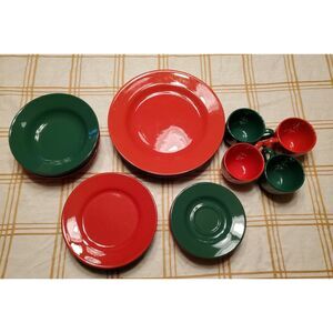 Waechtersbach Fun Factory Dinnerware Cherry Red & Hunter Green